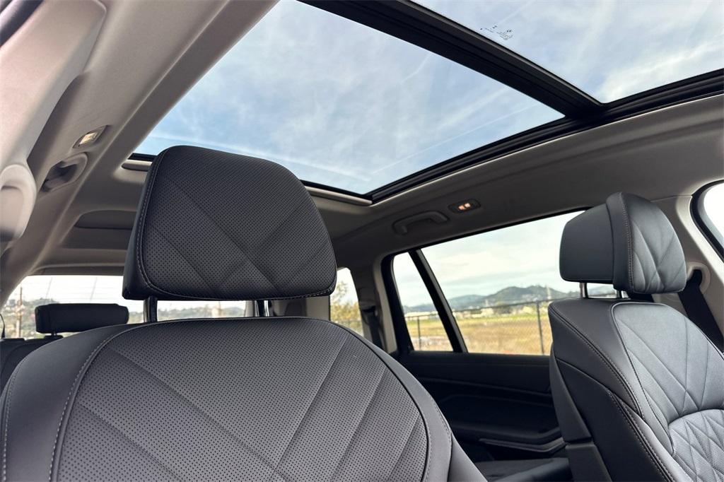 used 2025 BMW X7 car, priced at $75,900