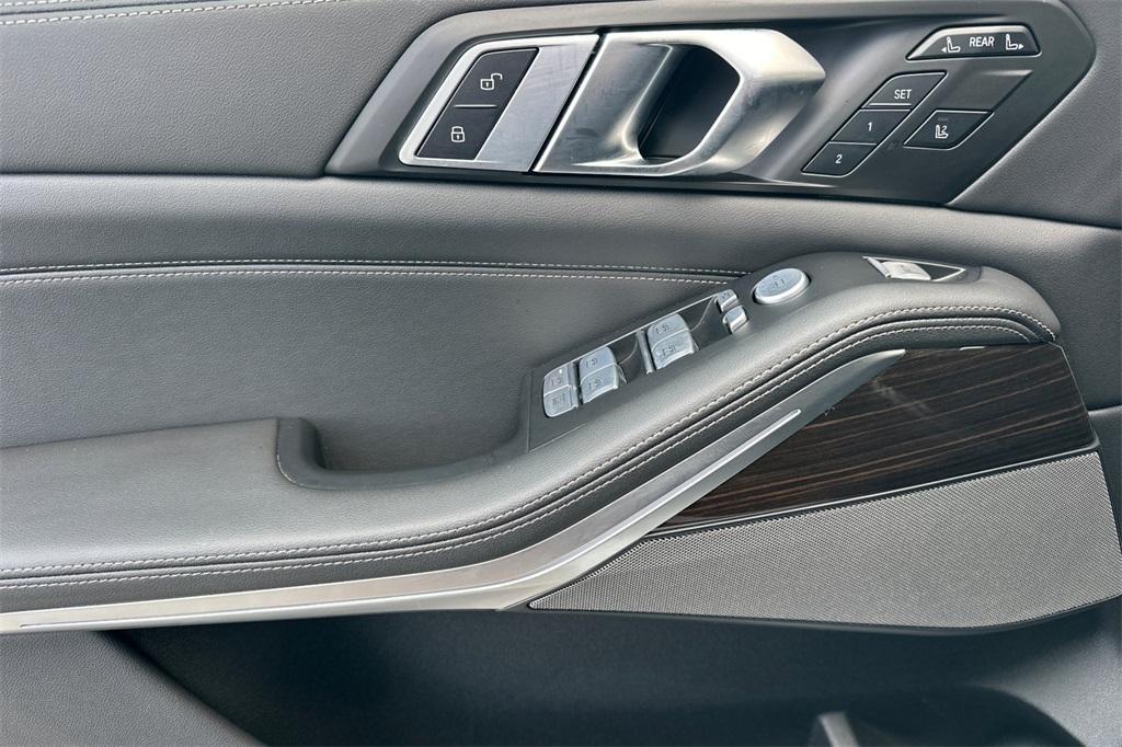 used 2025 BMW X7 car, priced at $75,900