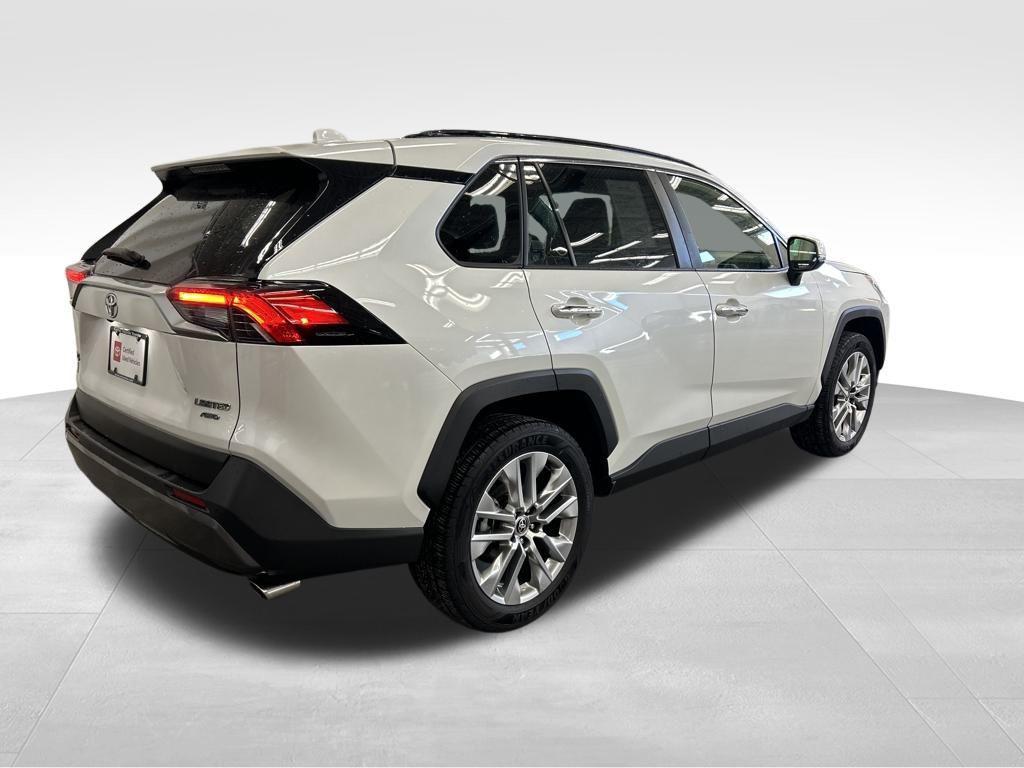 used 2020 Toyota RAV4 car, priced at $28,926