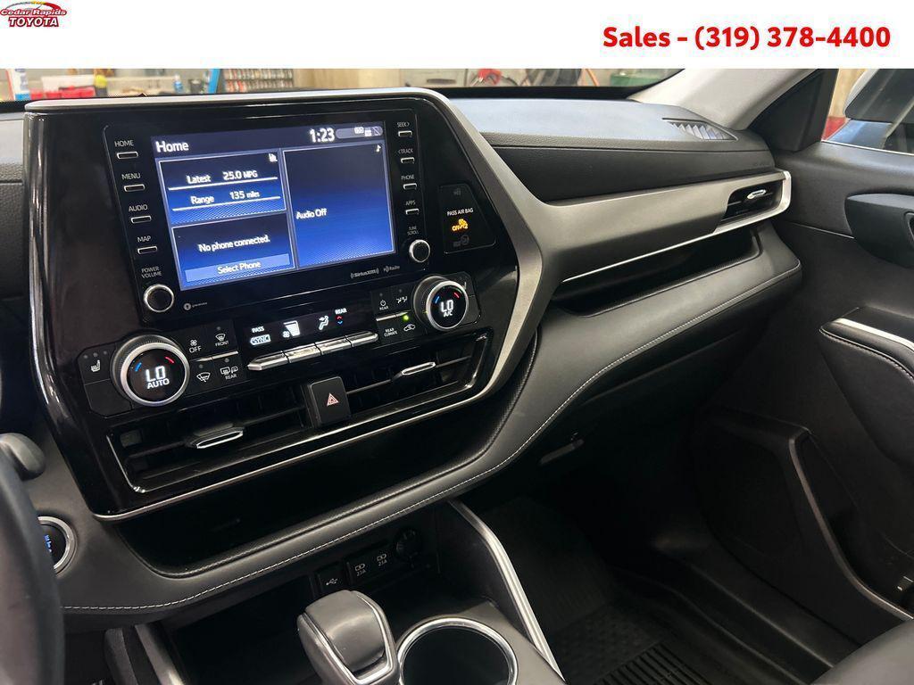 used 2021 Toyota Highlander car, priced at $29,879