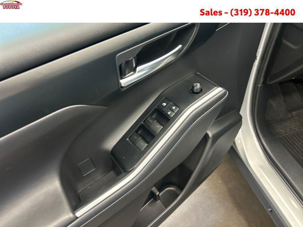 used 2021 Toyota Highlander car, priced at $29,879