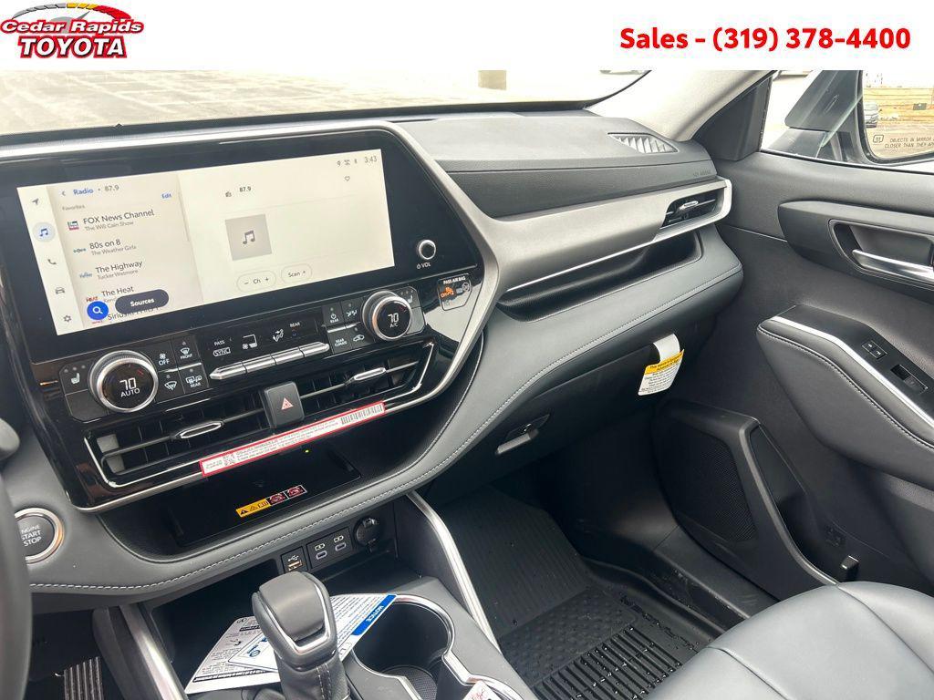 new 2026 Toyota Highlander car, priced at $48,663