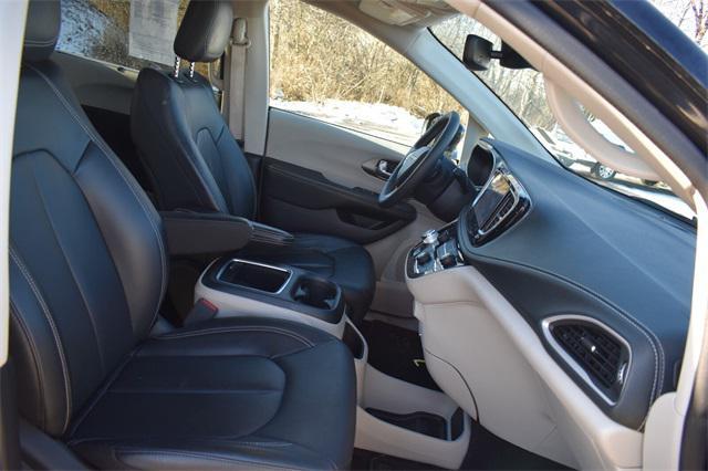 used 2022 Chrysler Pacifica car, priced at $30,842