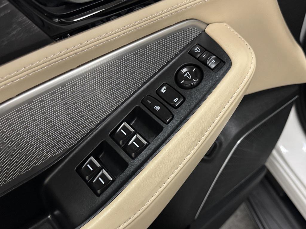 used 2023 Acura MDX car, priced at $46,898