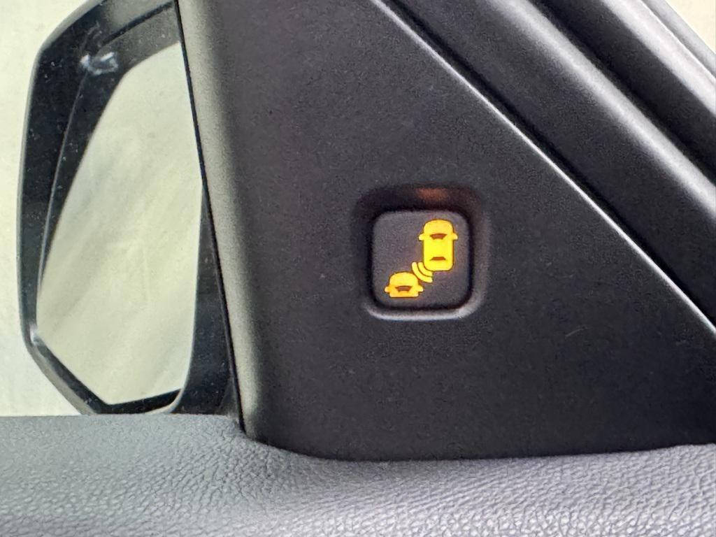 used 2025 Acura RDX car, priced at $38,719