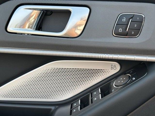 new 2025 Ford Explorer car, priced at $60,367