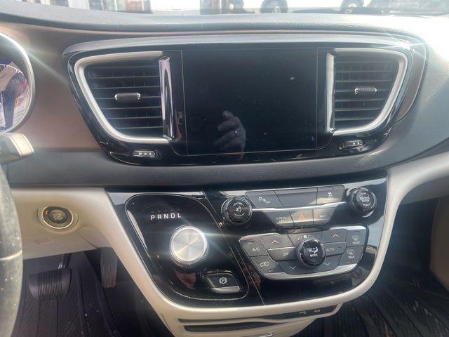 used 2017 Chrysler Pacifica car, priced at $13,200