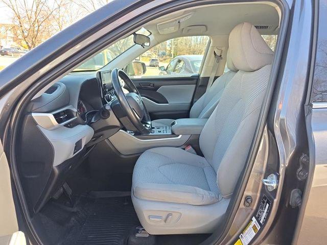 used 2021 Toyota Highlander car, priced at $32,500