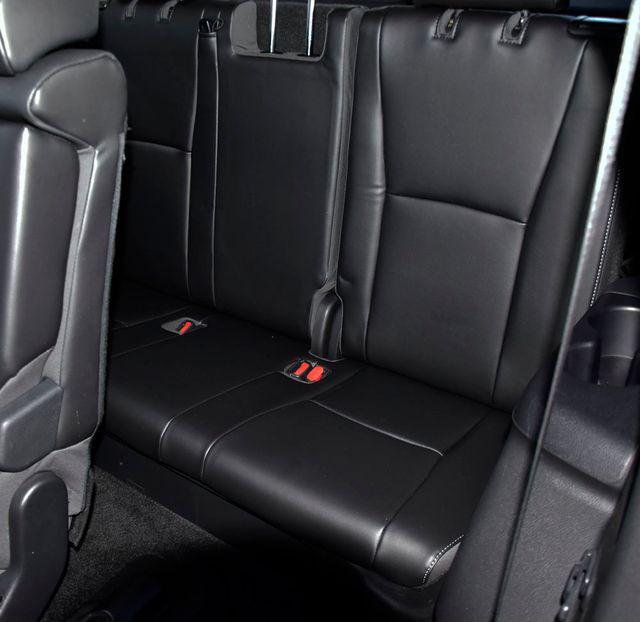 used 2022 Toyota Highlander car, priced at $36,400