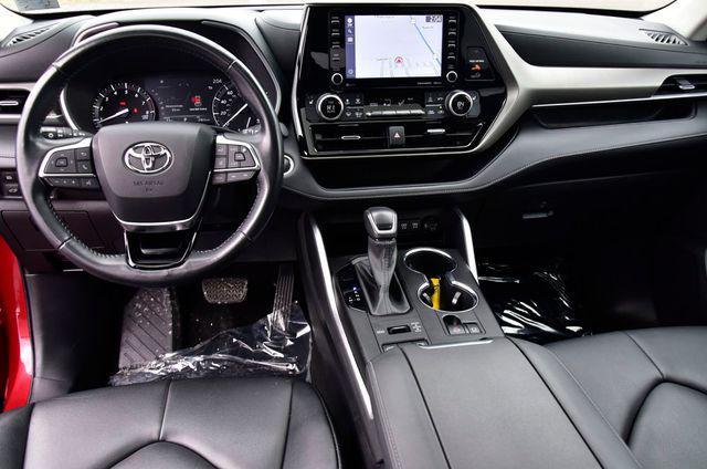 used 2021 Toyota Highlander car, priced at $37,115
