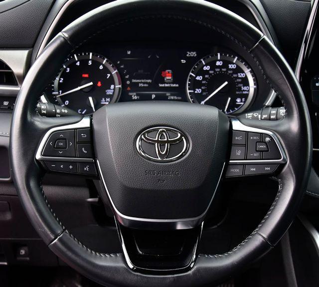 used 2021 Toyota Highlander car, priced at $37,115