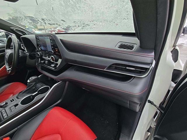 used 2021 Toyota Highlander car, priced at $36,750