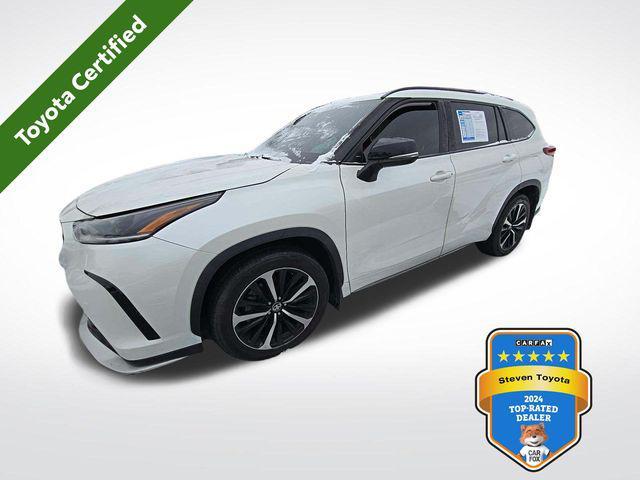 used 2021 Toyota Highlander car, priced at $36,750