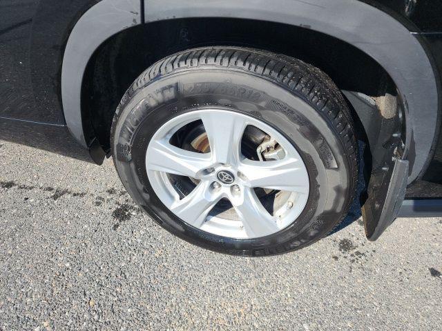 used 2024 Toyota Highlander car, priced at $33,600