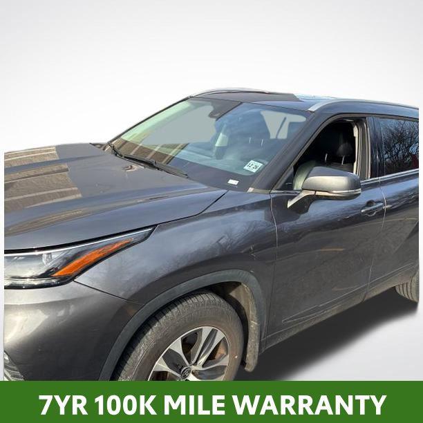 used 2022 Toyota Highlander car, priced at $35,800