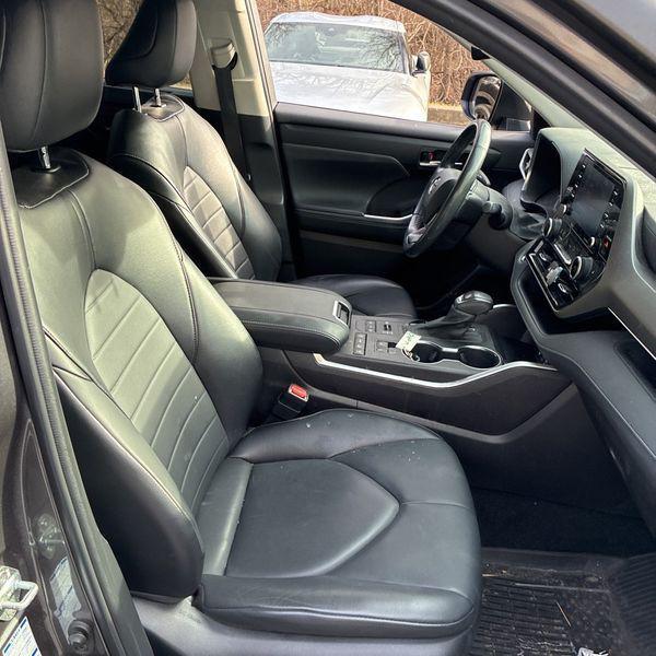 used 2022 Toyota Highlander car, priced at $35,800