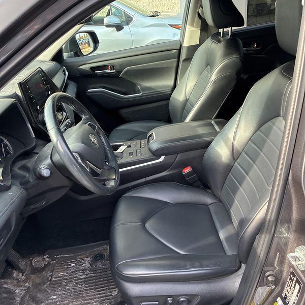 used 2022 Toyota Highlander car, priced at $35,800
