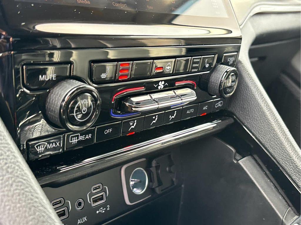 used 2023 Jeep Grand Cherokee car, priced at $32,548