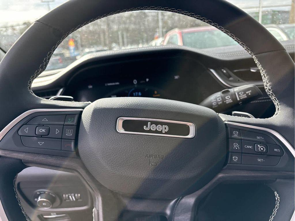 used 2023 Jeep Grand Cherokee car, priced at $32,548