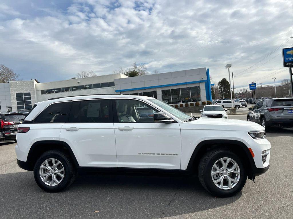 used 2023 Jeep Grand Cherokee car, priced at $32,548
