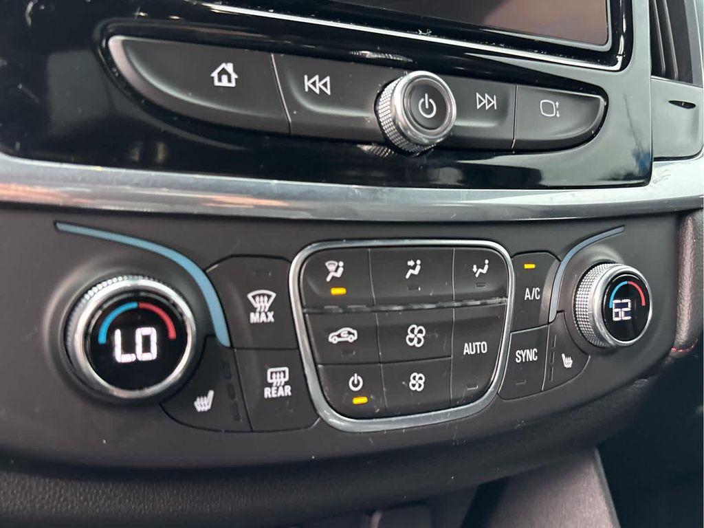 used 2022 Chevrolet Traverse car, priced at $31,295