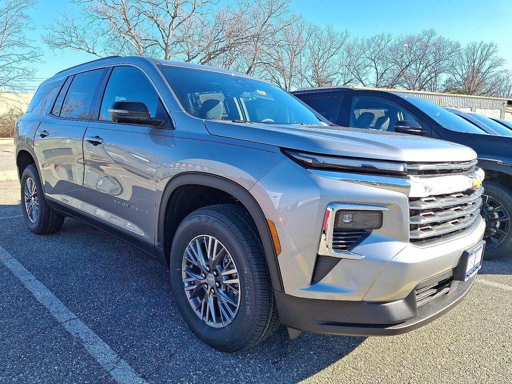 new 2026 Chevrolet Traverse car, priced at $43,907