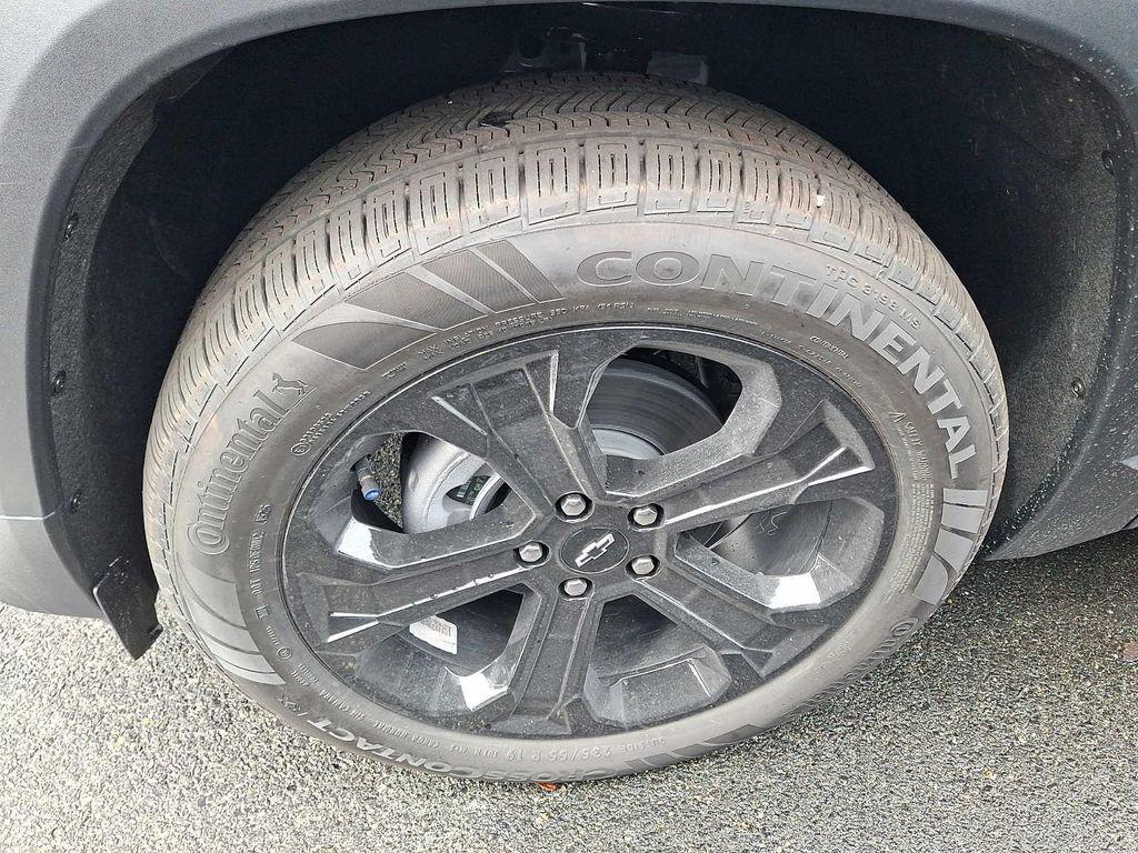 new 2026 Chevrolet Equinox car, priced at $35,023