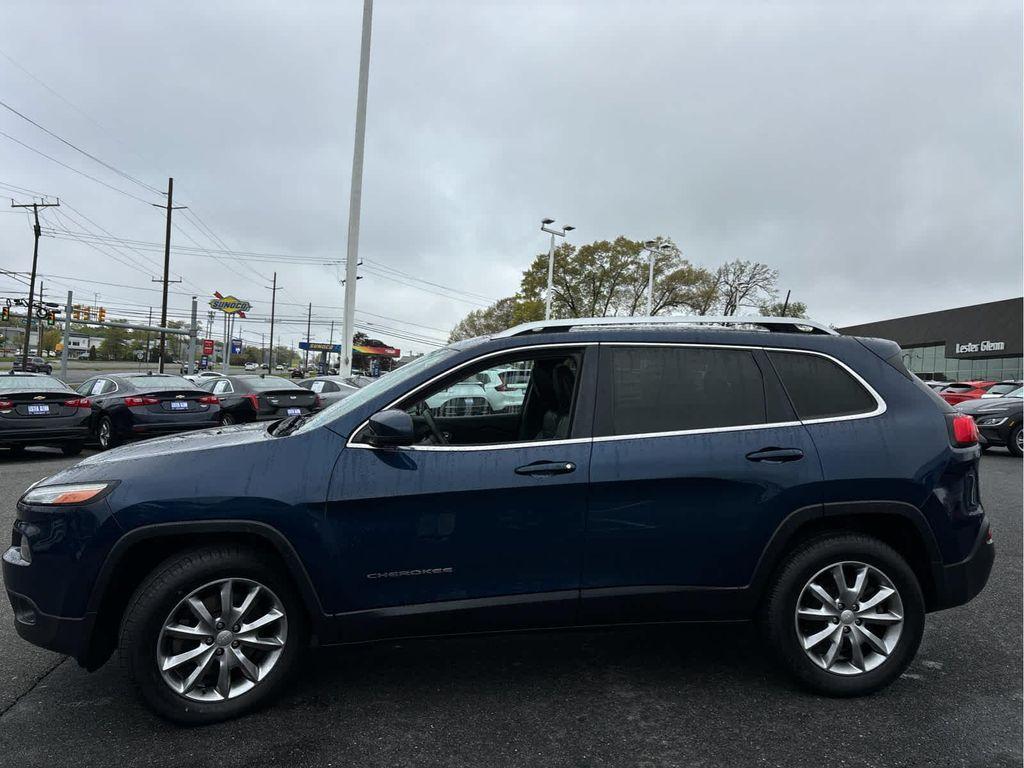 used 2018 Jeep Cherokee car, priced at $12,344