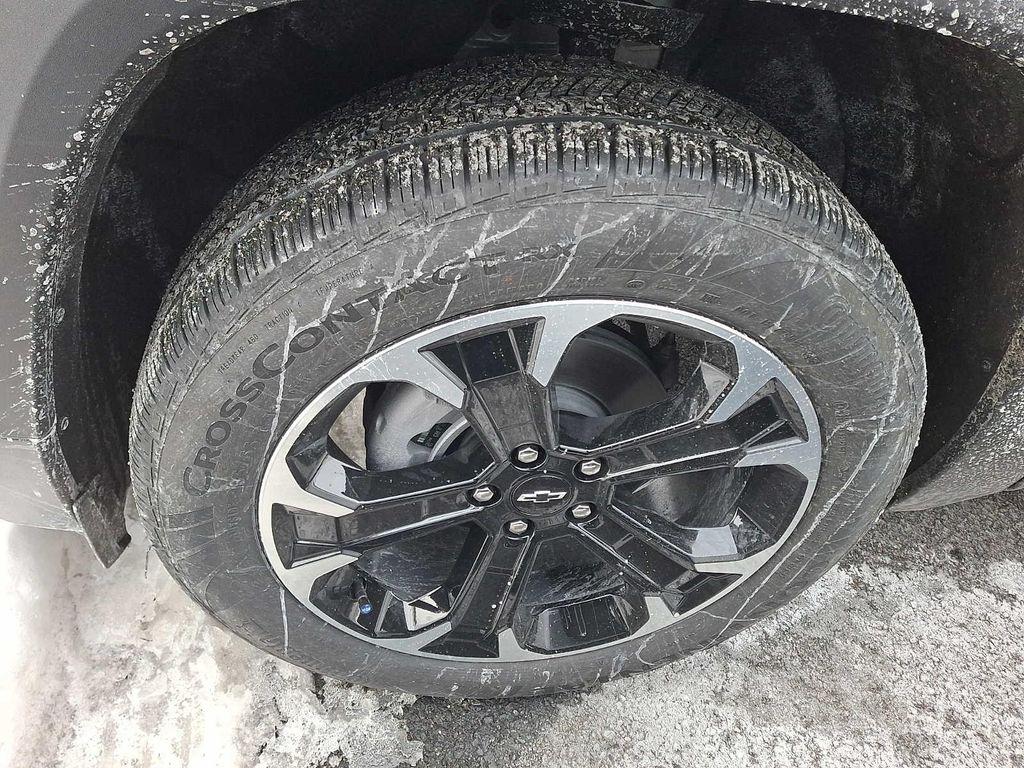 new 2026 Chevrolet Equinox car, priced at $31,803