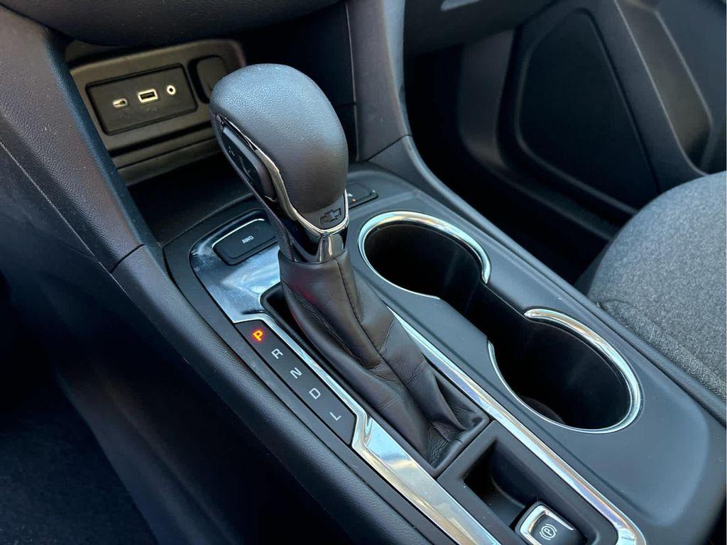 used 2022 Chevrolet Equinox car, priced at $19,449