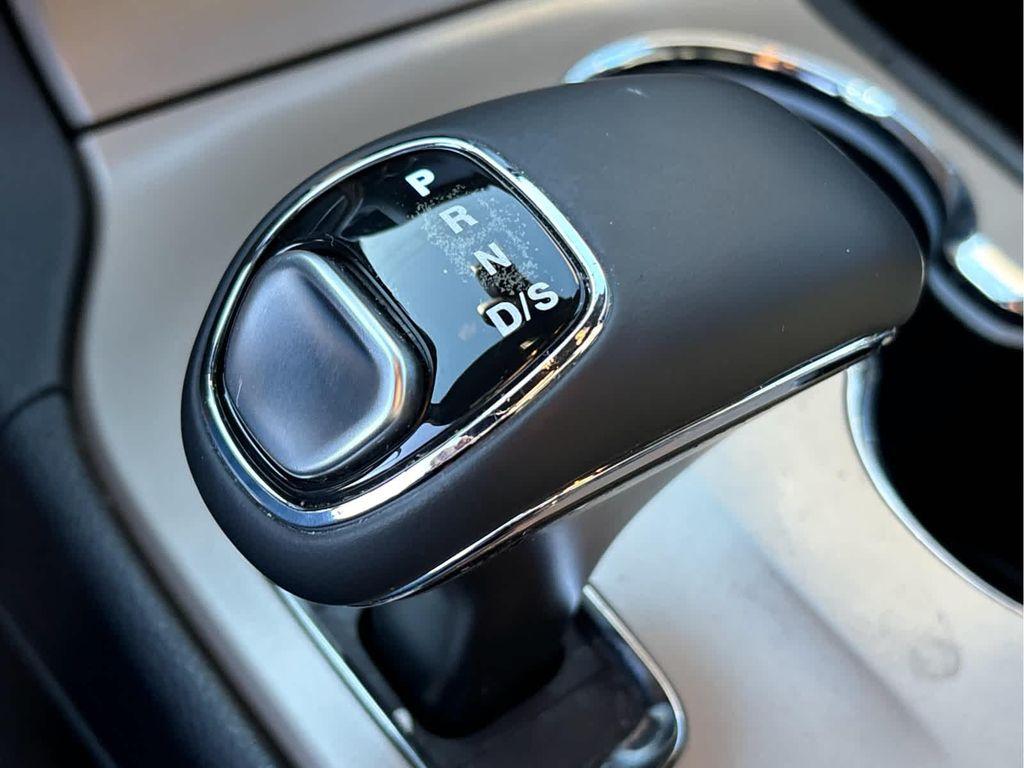 used 2015 Jeep Grand Cherokee car, priced at $17,577