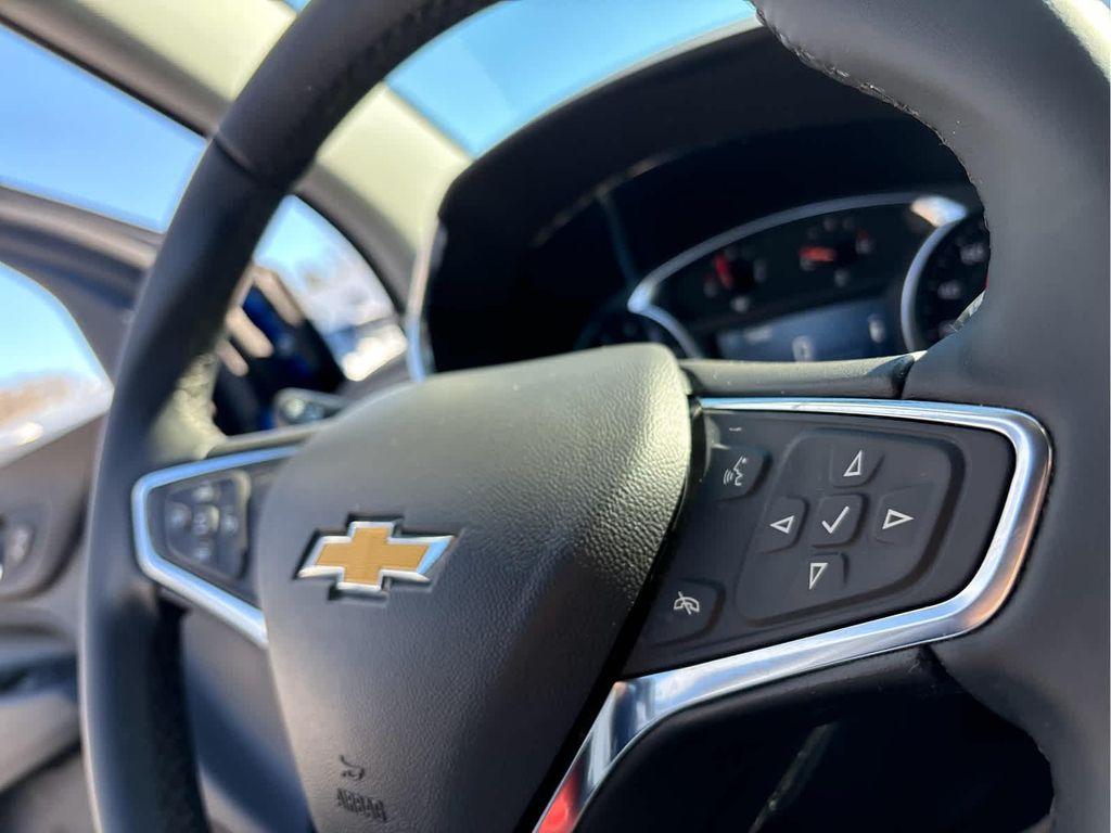 used 2024 Chevrolet Equinox car, priced at $20,995