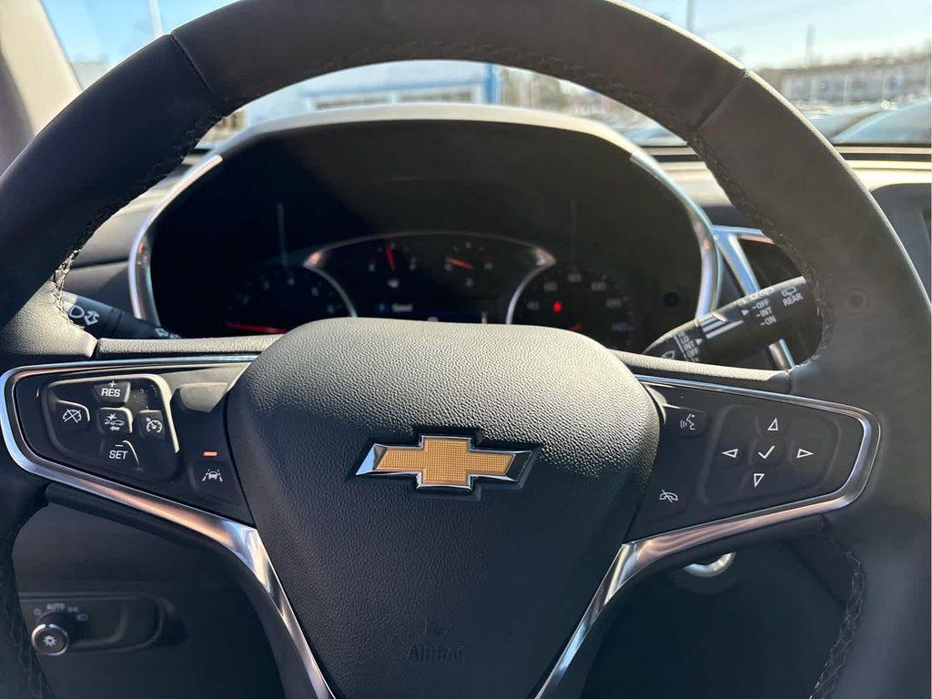 used 2024 Chevrolet Equinox car, priced at $20,995