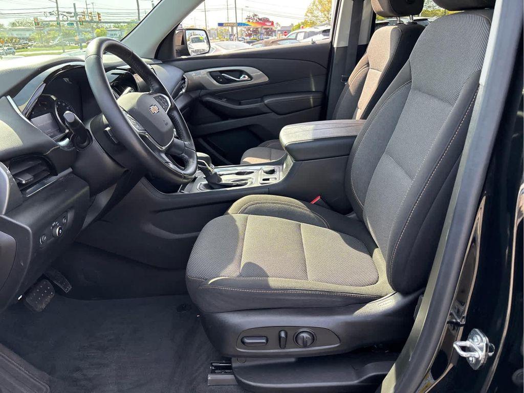 used 2021 Chevrolet Traverse car, priced at $21,395