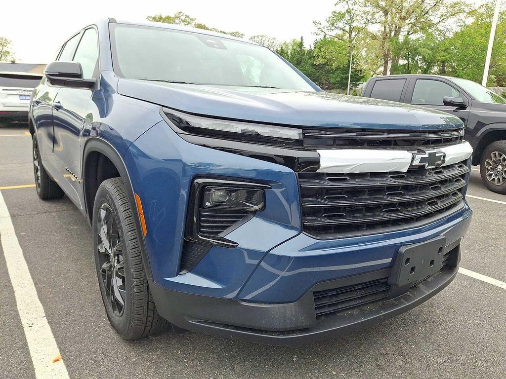 new 2026 Chevrolet Traverse car, priced at $50,479