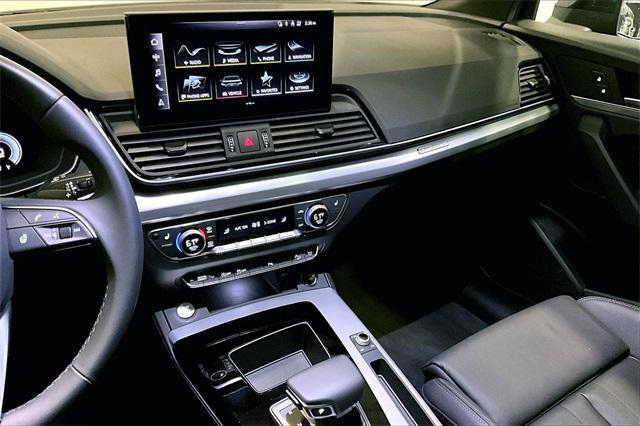 2025 Mythos Black Metallic Audi Q5