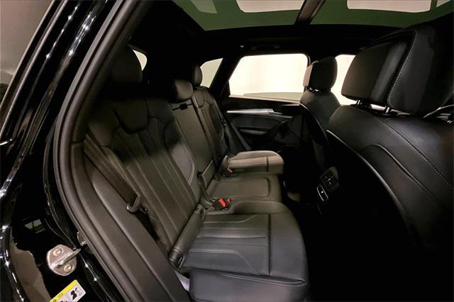 2025 Mythos Black Metallic Audi Q5
