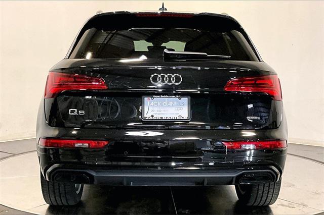 2025 Mythos Black Metallic Audi Q5
