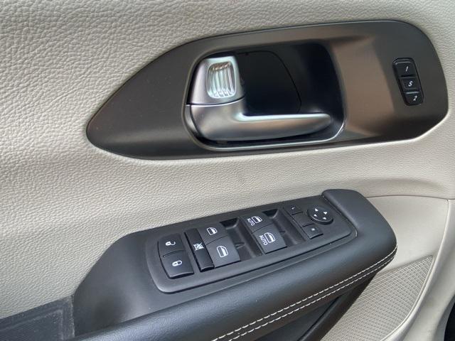 used 2023 Chrysler Pacifica car, priced at $26,275