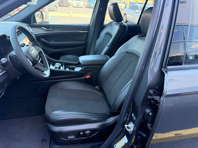 new 2026 Jeep Grand Cherokee car, priced at $46,245