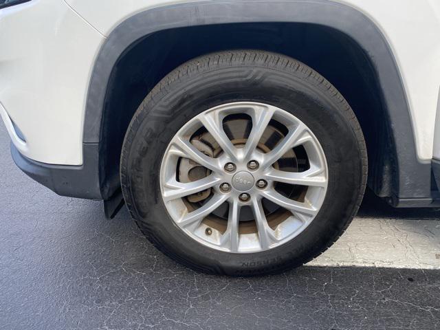 used 2020 Jeep Cherokee car, priced at $16,673