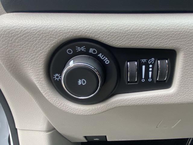 used 2023 Chrysler Pacifica car, priced at $20,345