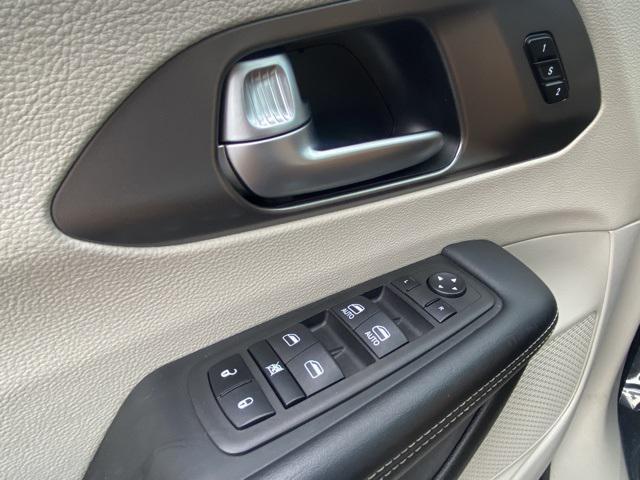 used 2023 Chrysler Pacifica car, priced at $20,345