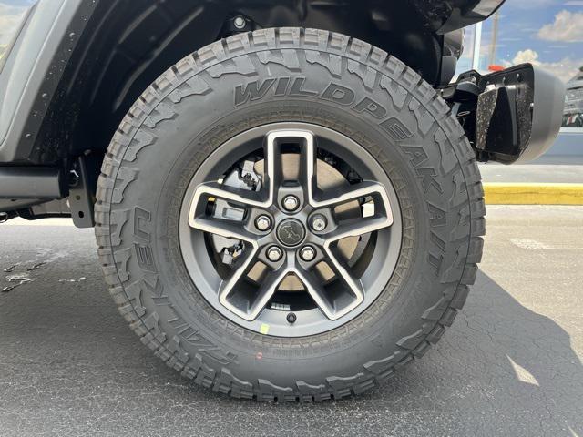 new 2025 Jeep Gladiator car, priced at $46,598