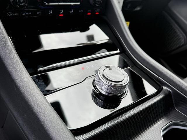 new 2025 Jeep Grand Cherokee car, priced at $34,900