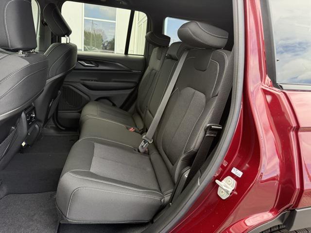 new 2025 Jeep Grand Cherokee car, priced at $34,900