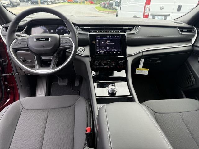 new 2025 Jeep Grand Cherokee car, priced at $34,900