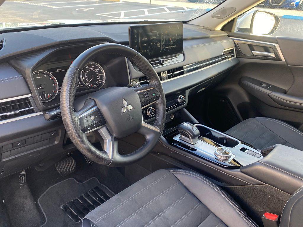 used 2025 Mitsubishi Outlander car, priced at $26,876