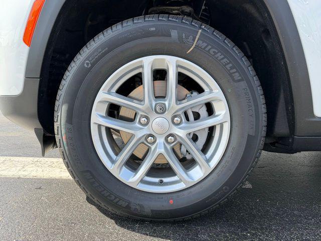 new 2026 Jeep Grand Cherokee car, priced at $37,405
