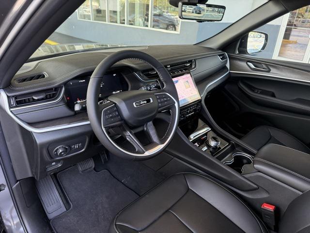 new 2025 Jeep Grand Cherokee car, priced at $48,157